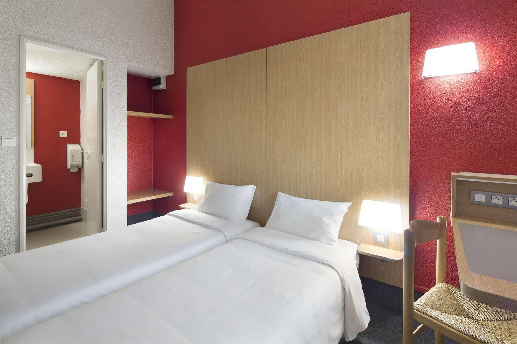 B&B Hotel Laval Change Exteriör bild